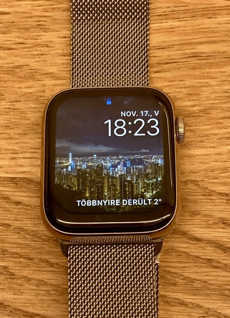 Apple Watch series 6 LTE dobozban 44mm