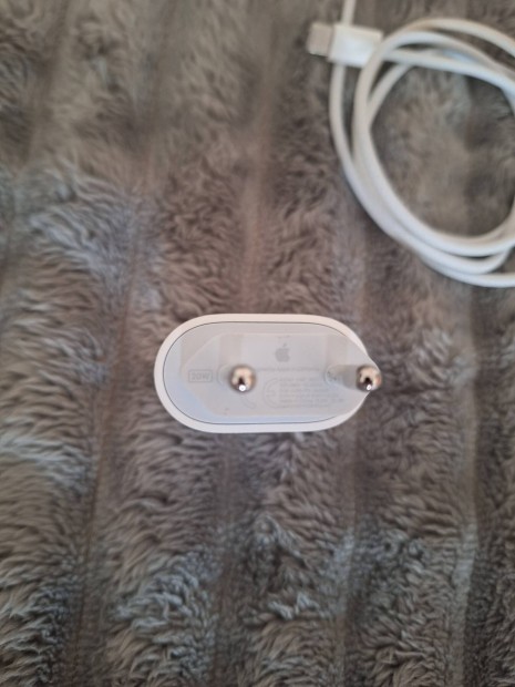 Apple h�l�zati t�lt�