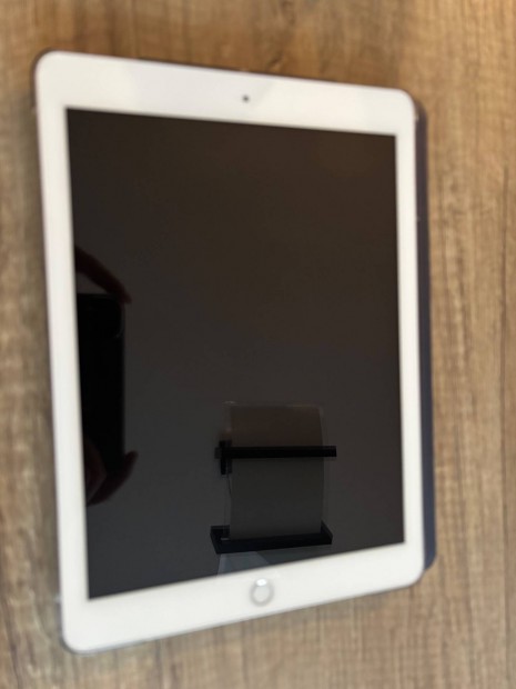 Apple ipad 6. genercis 32GB Wifi + tok tablet