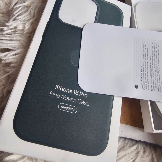 Apple iphone 15 Pro Finewoven Magsafe csak probált mint az új