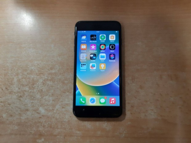 Apple iphone 8 Plus Space Gray Fggetlen Garis !