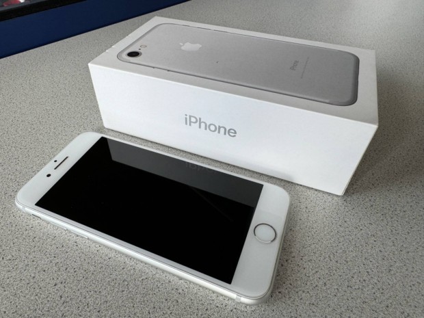 Apple iphone 8 fehér-ezüst kártyafüggetlen mobiltelefon eladó