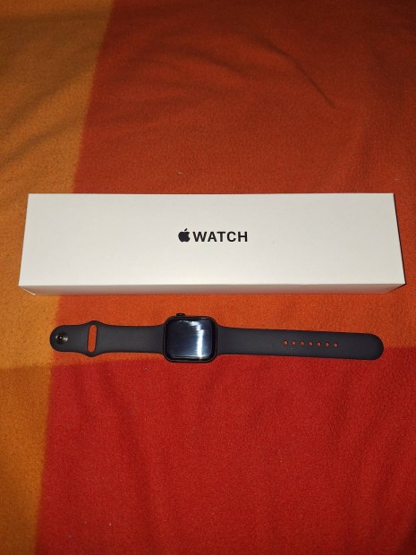 Apple iwatch SE 2nd gen 44mm elado