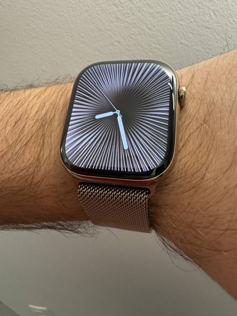 Apple watch 10 46mm GOLD Titan ?