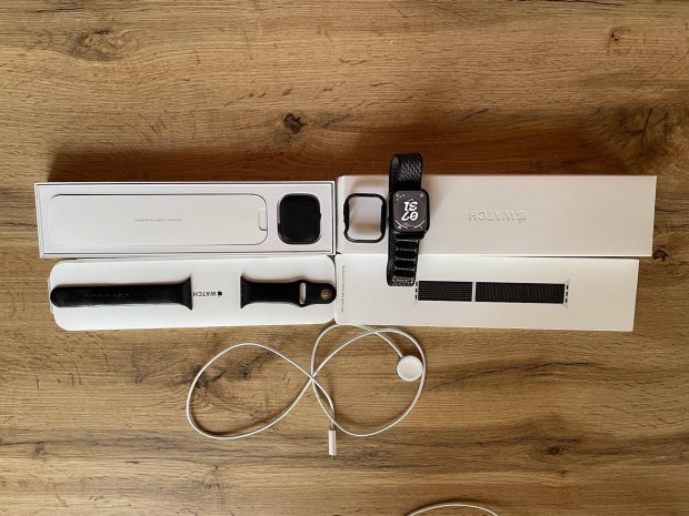 Apple watch 8 Nike 45mm Cell jjfekete