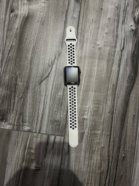 Apple watch series 3 42mm nike edition