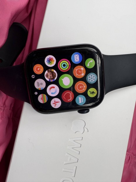 Apple watch series 8