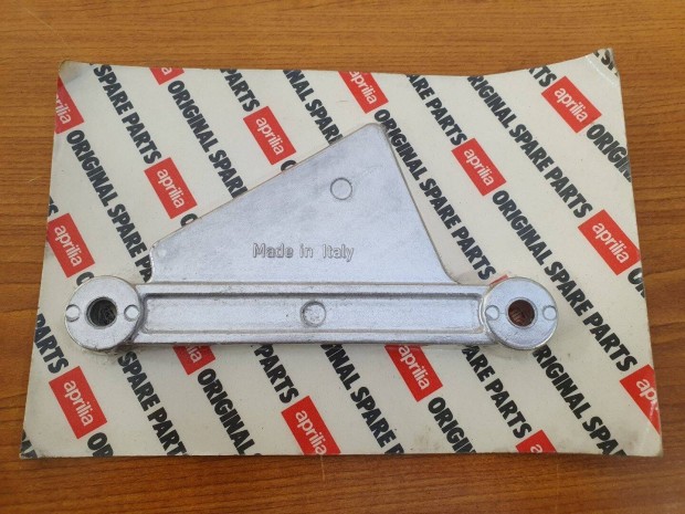 Aprilia AF1 125 Futura Hátsó féknyereg tartó konzol 17087