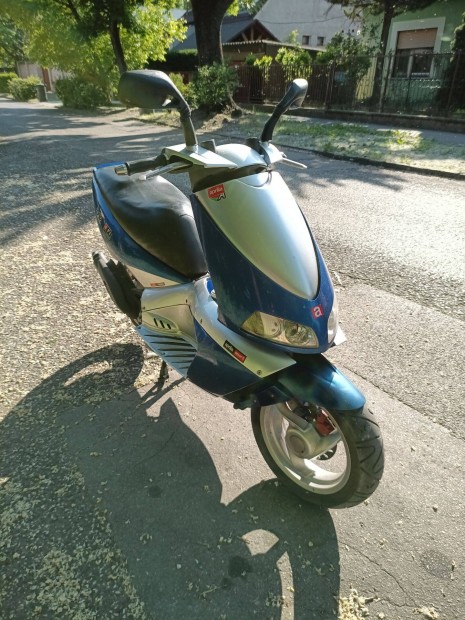 Aprilia Area 51 robogó