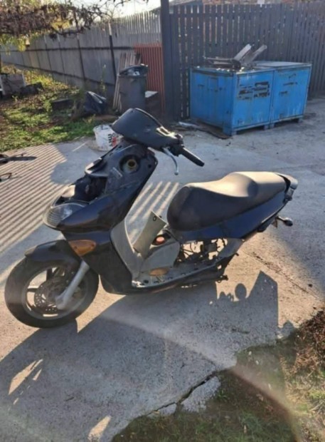 Aprilia Leonardo 125 150 bontott alkatrészek.