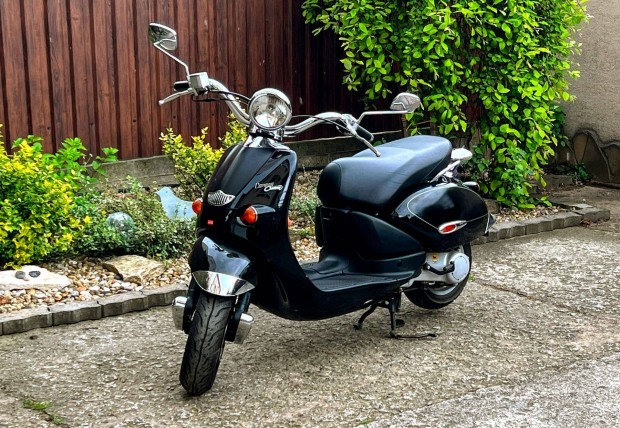 Aprilia Mojito Custom 50 / 2T robogó eladó