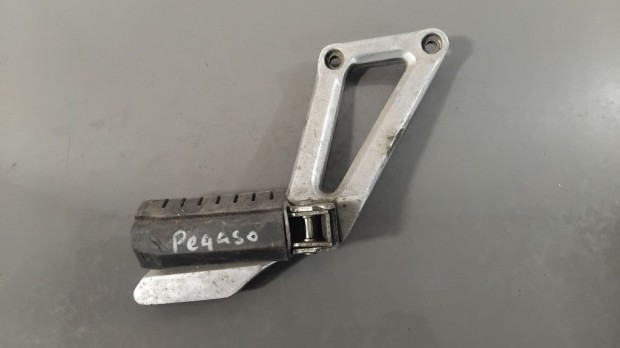 Aprilia Pegaso 650 - Lbtart konzol s tske