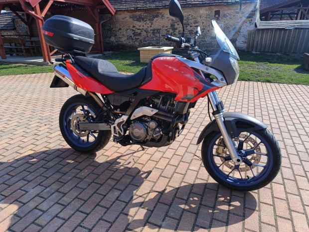 Aprilia Pegaso Strada 660