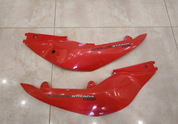 Aprilia Pegaso Strada oldal, oldals hts manyag idom.