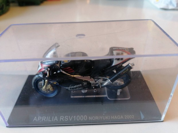 Aprilia RSV 1000 1/24 modell 