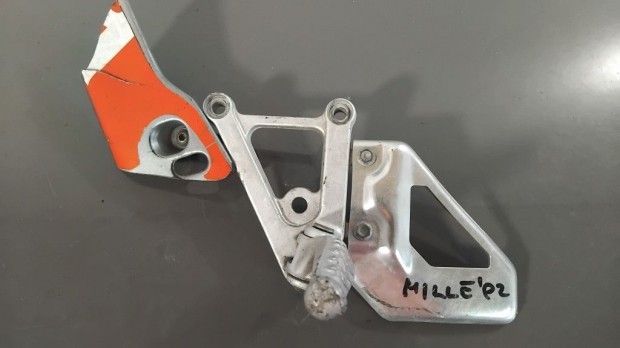 Aprilia RSV 1000 Mille - Bal oldali lábtartó konzol