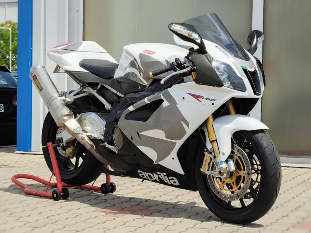 Aprilia RSV 1000 R Factory