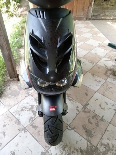 Aprilia Racing motor elad