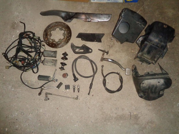 Aprilia Red Rose 125 alkatr�sz