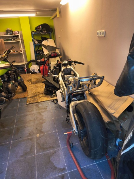 Aprilia Rsv Mille �vj.2000 �s 2003.gy�ri �j �s bontott alk.elad�k