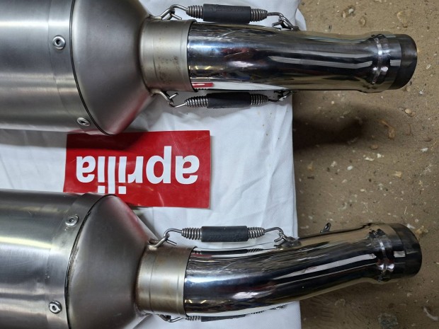 Aprilia Rsv/Tuono 1000 gen2 Akrapovic kipufog dob pr elad.