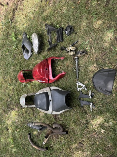 Aprilia SL 1000 Falco alkatrszek