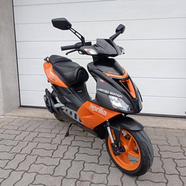 Aprilia SR 50 Factory Egyedi f�nyez�s!
