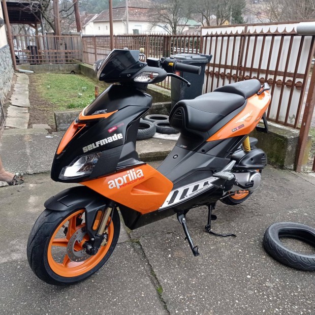 Aprilia SR 50 Factory Egyedi f�nyez�s!