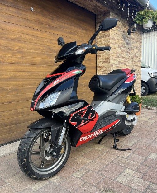 Aprilia SR 50 Factory Robog