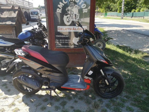 Aprilia SR 50 Motard sportrobog/vjratot igaz...