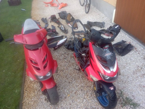 Aprilia SR Ditech Morini Kör Sr 50 Alkatrészek, Idomok, hűtő, kerék