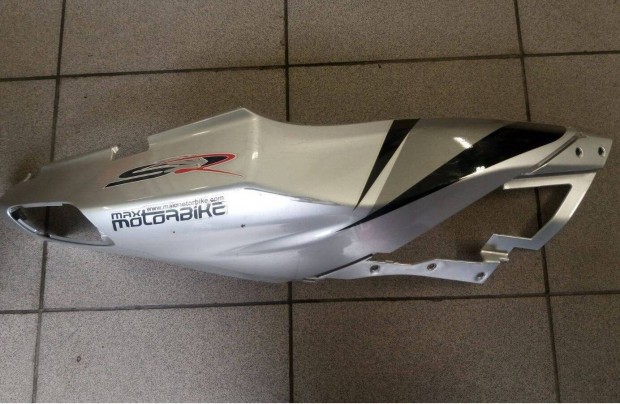 Aprilia SR Factory ülés alatti idom jobb