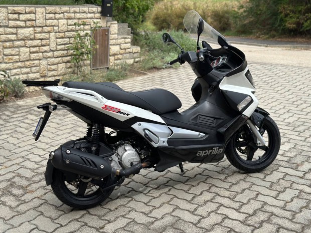 Aprilia SR Max 125