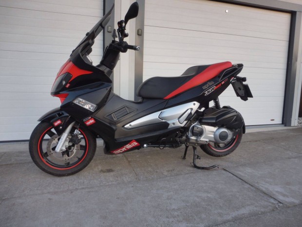 Aprilia SR Max 300 alkatrsz