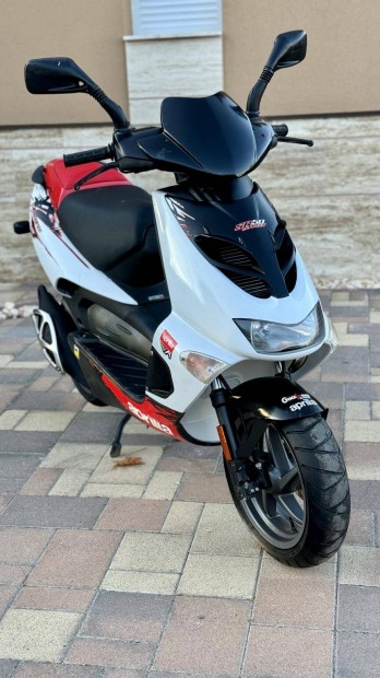 Aprilia SR Street karburtoros