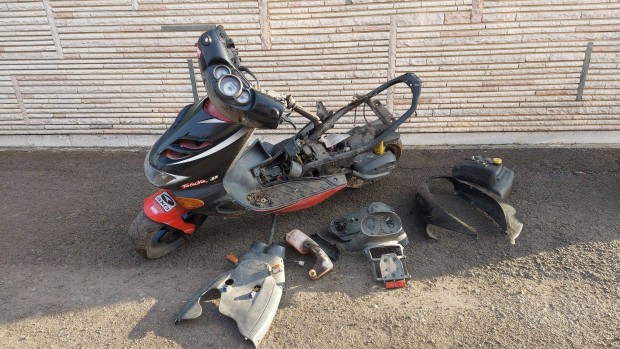 Aprilia SR "Kör" 50 2T morini karburátoros bontás