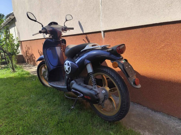 Aprilia Scarabao 50 Street robogó