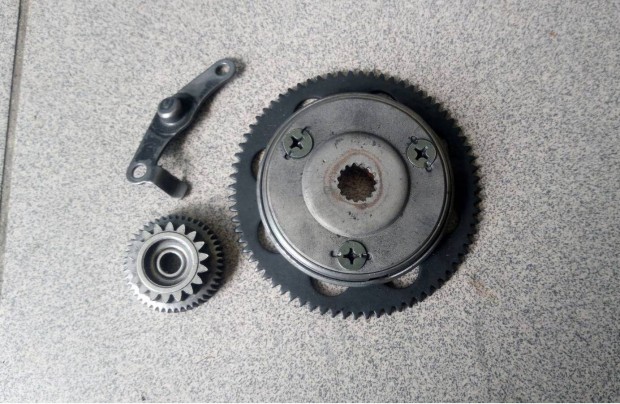 Aprilia Scarabeo 100 2t szabadon fut�