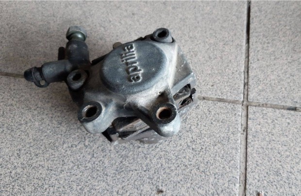 Aprilia Scarabeo 100 4t f�knyereg