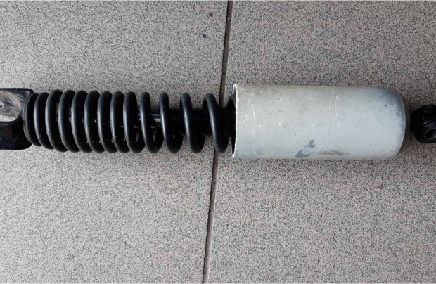 Aprilia Scarabeo 100 4t h�ts� teleszk�p