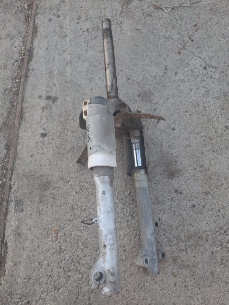 Aprilia Scarabeo 125 els teleszkp.