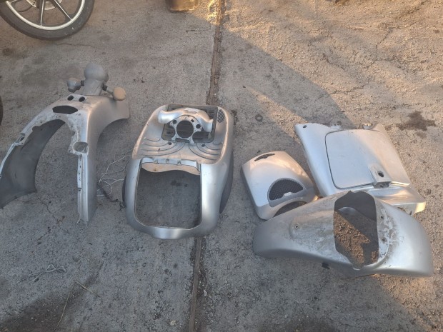 Aprilia Scarabeo 125 idomszett