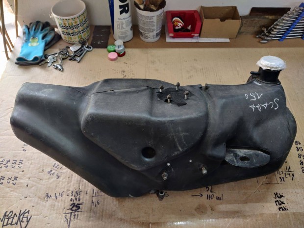 Aprilia Scarabeo 150 Rotax blokkos alkatr�szek elad�k