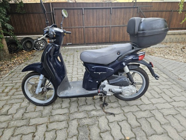 Aprilia Scarabeo 4T 100/50 robogó