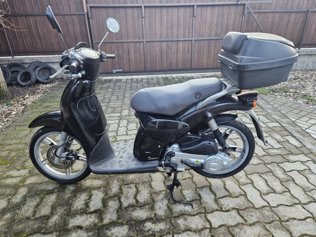 Aprilia Scarabeo 4T robog� 