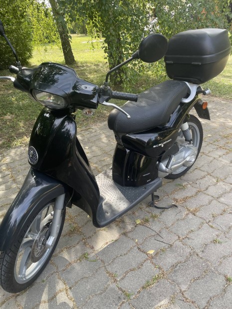 Aprilia Scarabeo 50 2T Street eladó