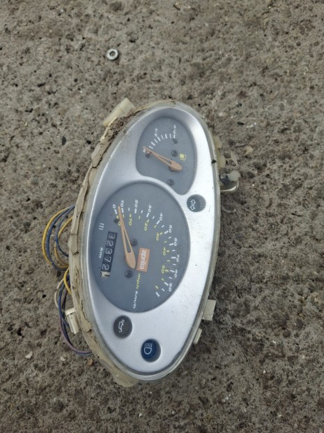 Aprilia Scarabeo 50 m�szerfal,  km �ra