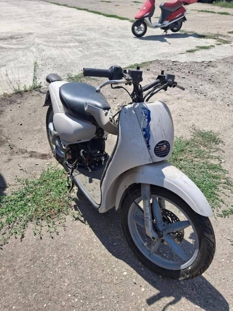 Aprilia Scarabeo bontott alkatrszek