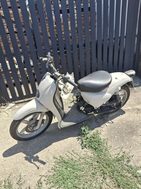 Aprilia Scarabeo bontott alkatrészek