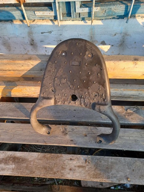 Aprilia Scarabeo doboztart� konzol  , kapaszkod�